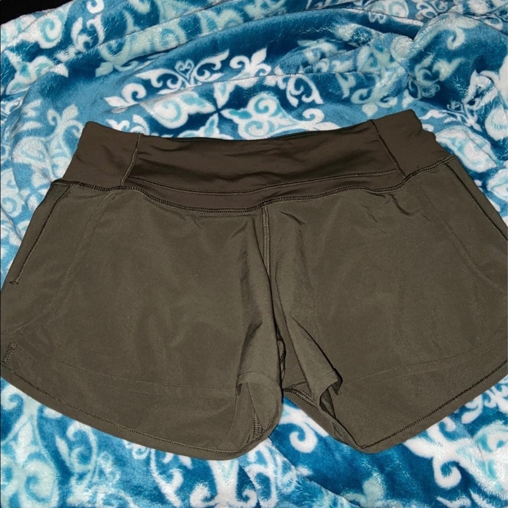 Lululemon olive green high rise speed up shorts - 4inch.